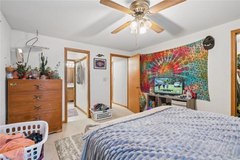 409 S 7th Avenue Iowa City IA 52245