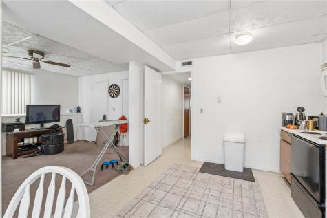 409 S 7th Avenue Iowa City IA 52245