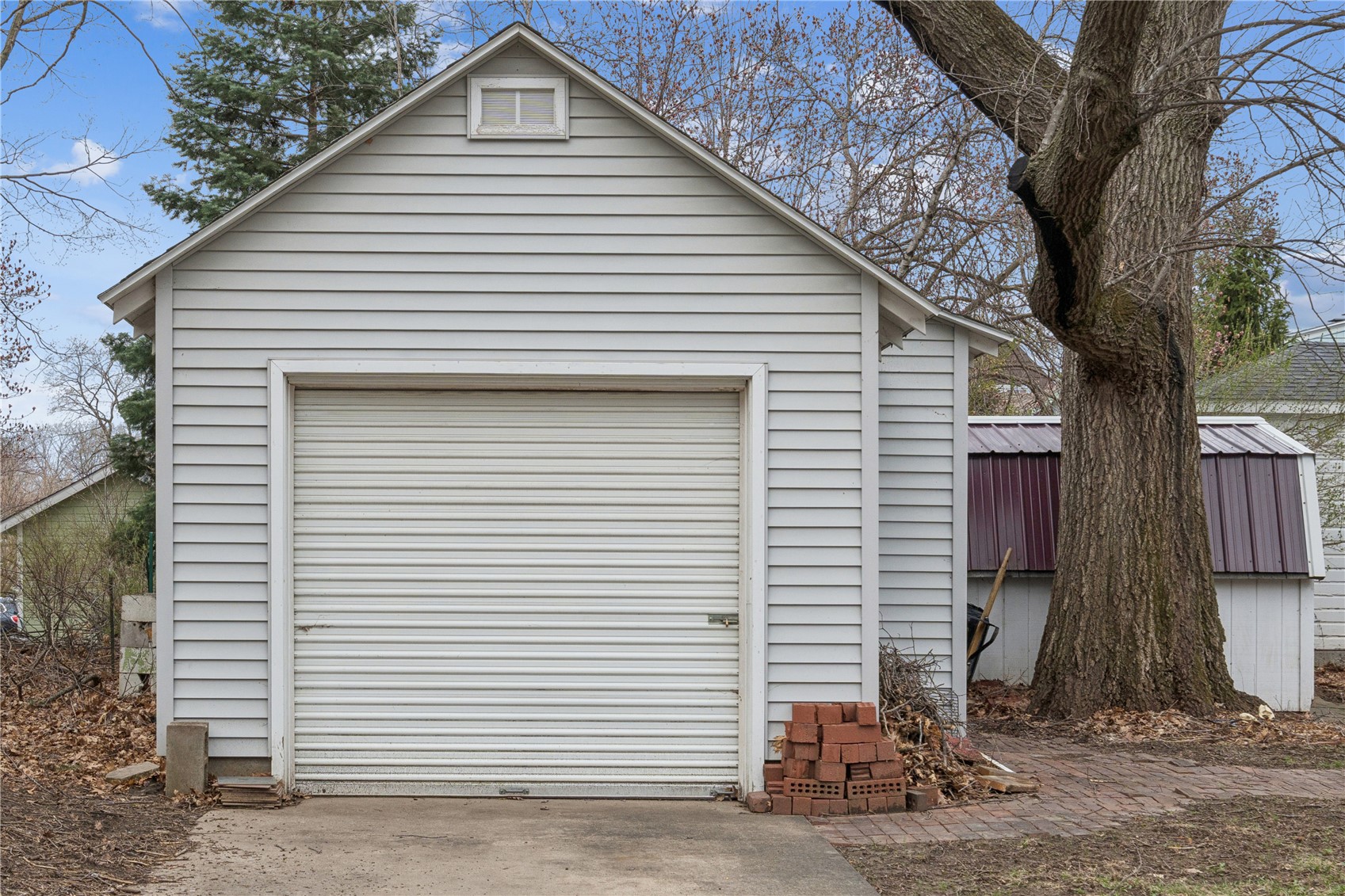 409 S 7th Avenue Iowa City IA 52245