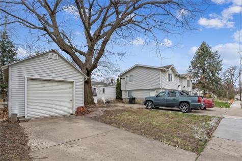 409 S 7th Avenue Iowa City IA 52245