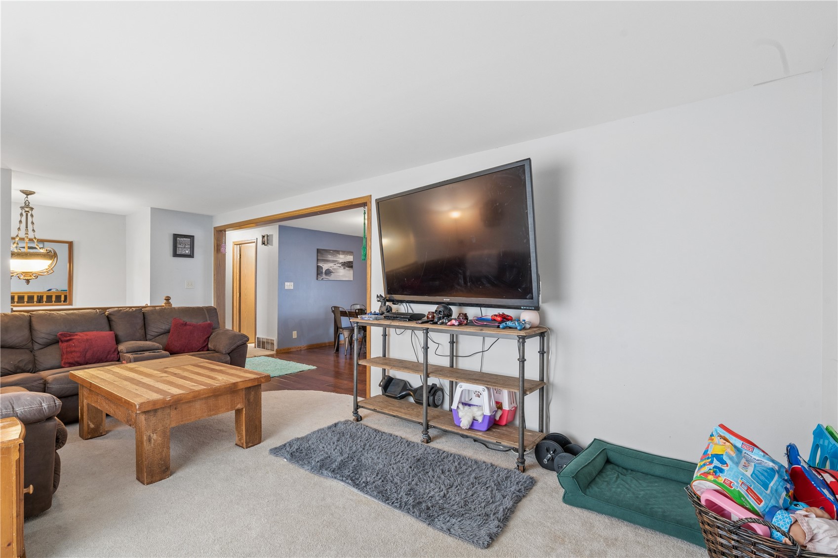 409 S 7th Avenue Iowa City IA 52245