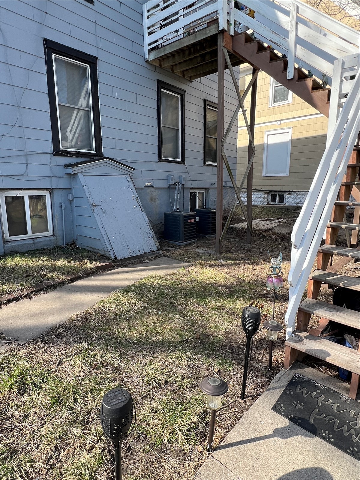 366 7th Avenue SW Cedar Rapids IA 52404