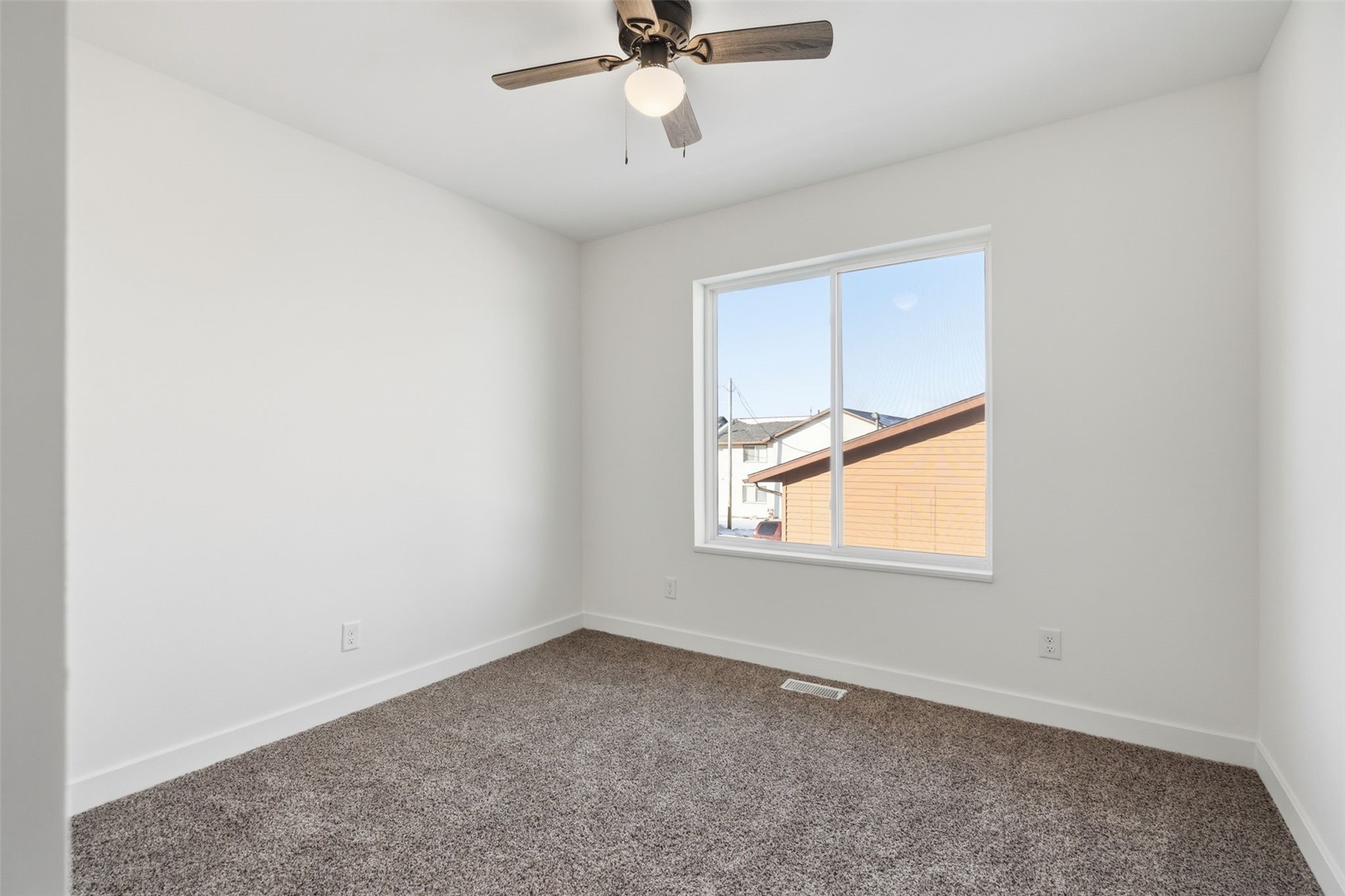 225 Clymer Road Hiawatha IA 52233