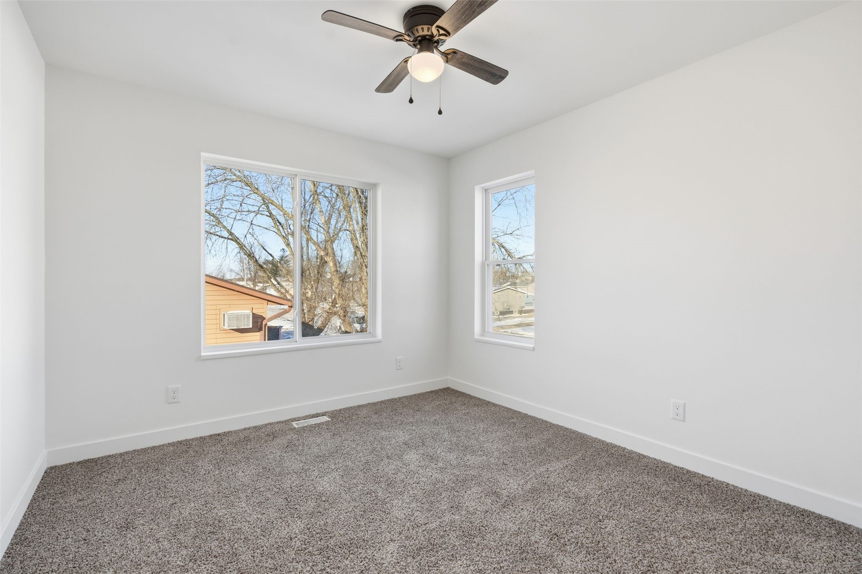 225 Clymer Road Hiawatha IA 52233