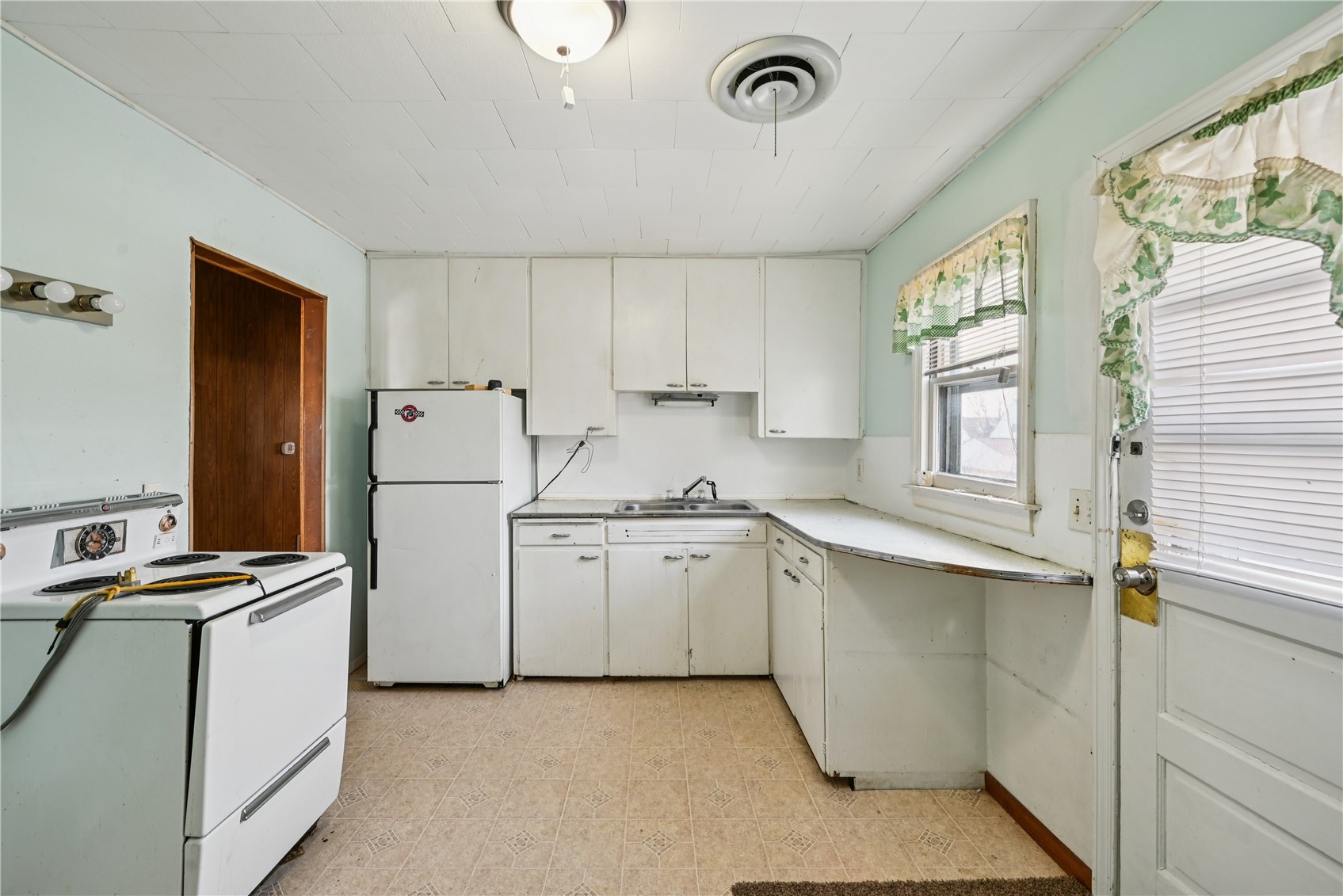 205 2nd Avenue Atkins IA 52206