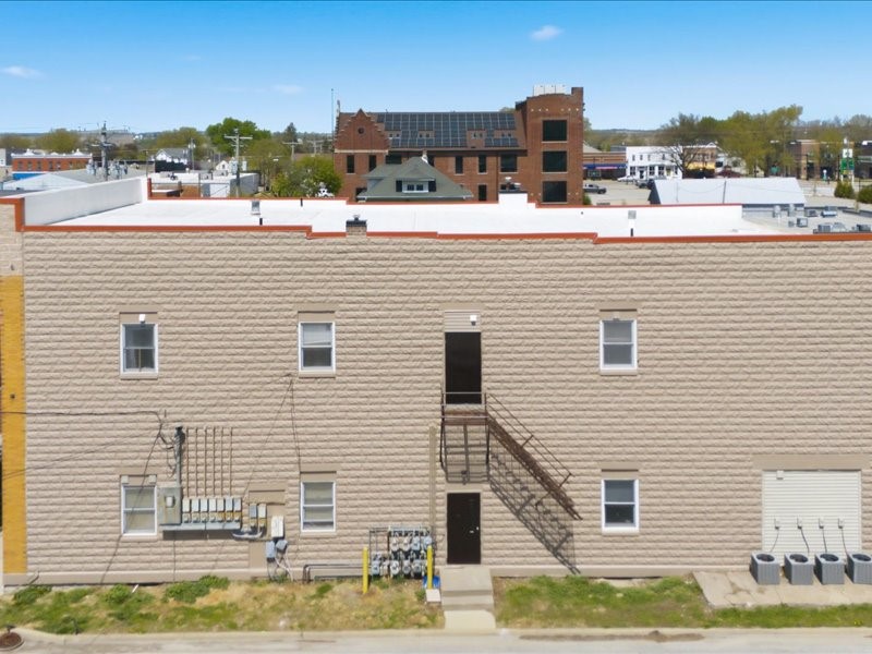 230 S Dubuque Street Solon IA 52333