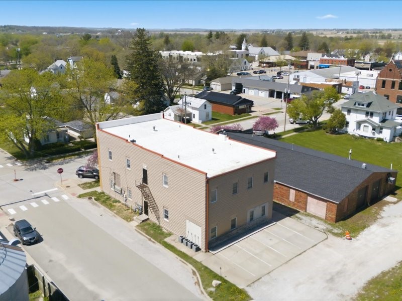 230 S Dubuque Street Solon IA 52333