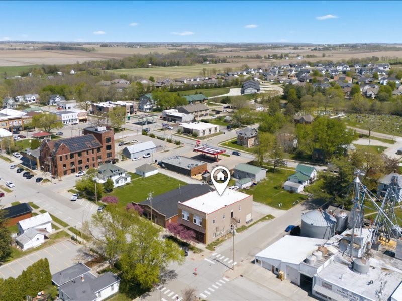 230 S Dubuque Street Solon IA 52333