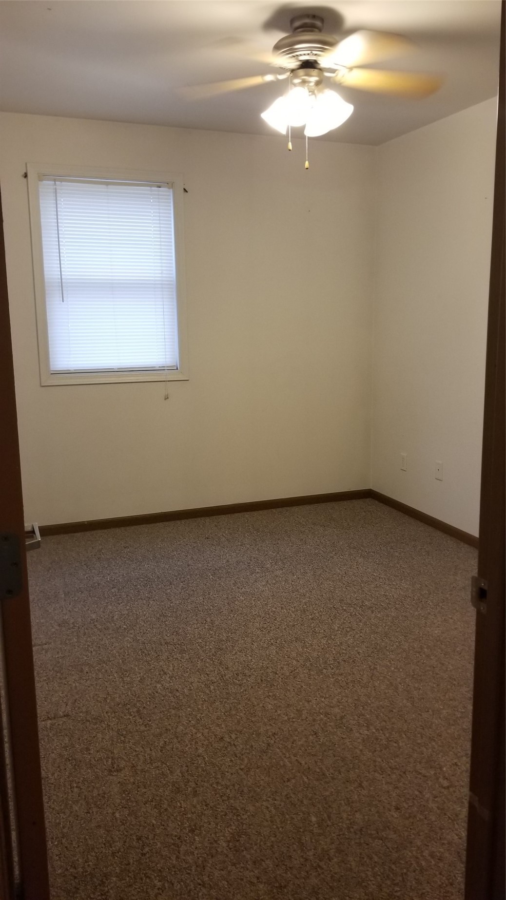 230 S Dubuque Street Solon IA 52333