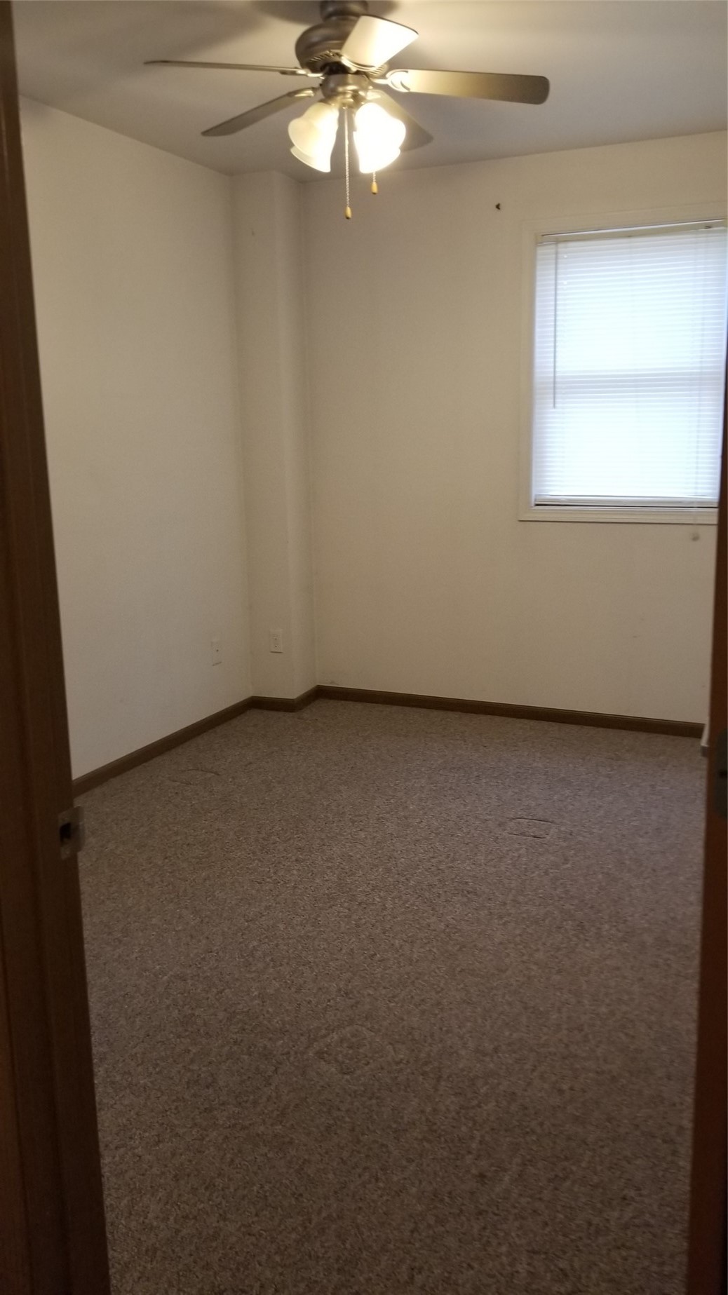 230 S Dubuque Street Solon IA 52333