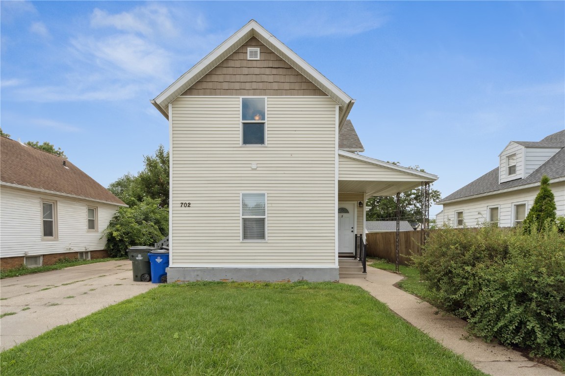 702 9th Street SW Cedar Rapids IA 52404