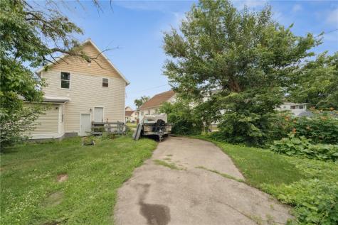 702 9th Street SW Cedar Rapids IA 52404