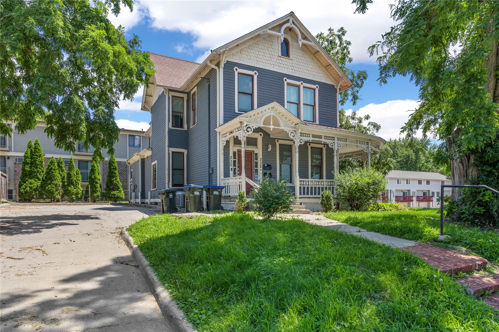 230 S Dodge Street Iowa City IA 52240