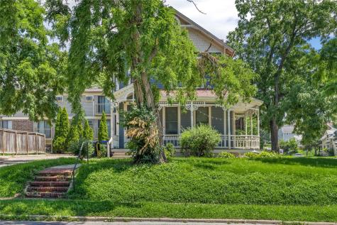 230 S Dodge Street Iowa City IA 52240