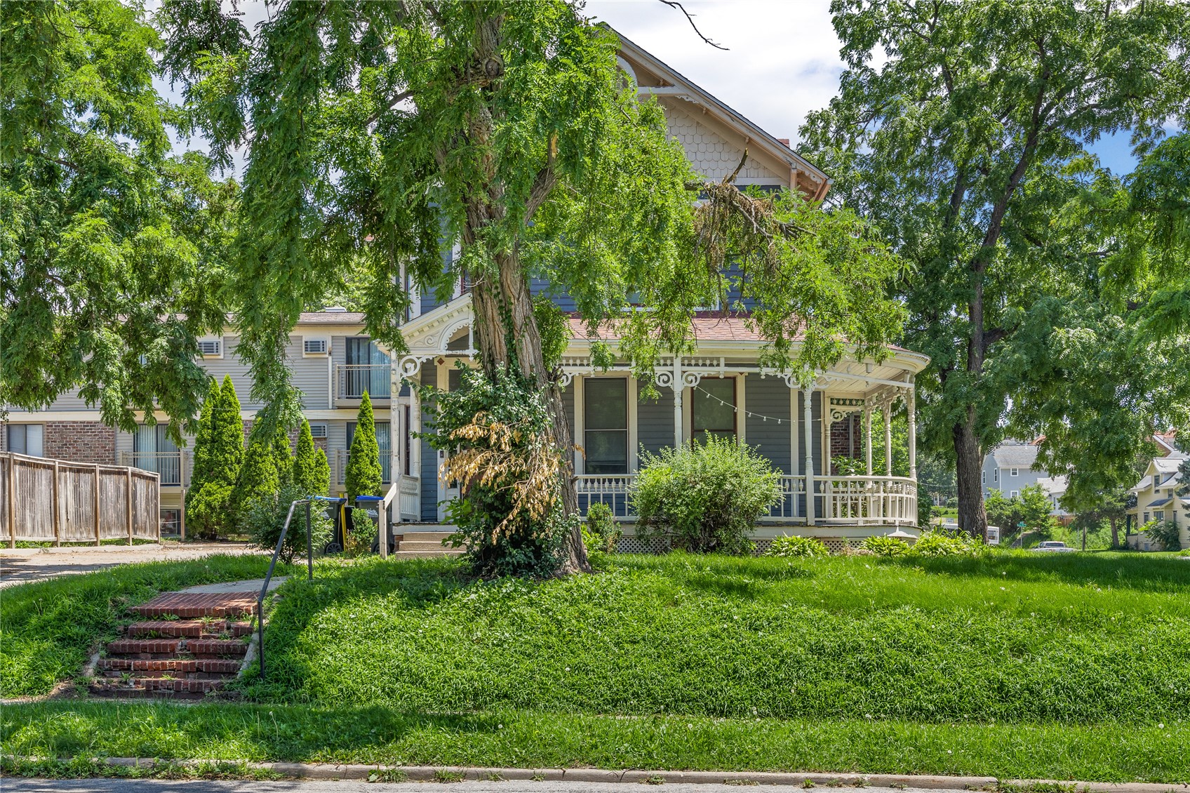 230 S Dodge Street Iowa City IA 52240
