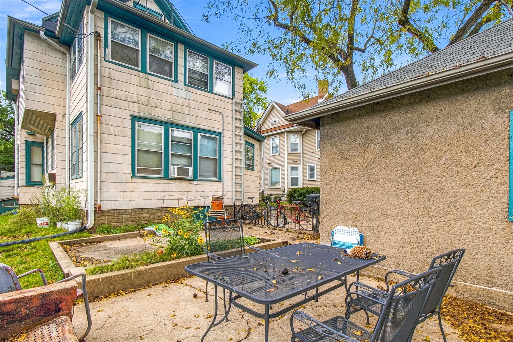 624 N Linn Street Iowa City IA 52245