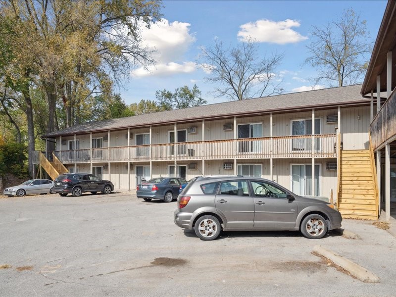 732,736,740 Michael Street Iowa City IA 52246