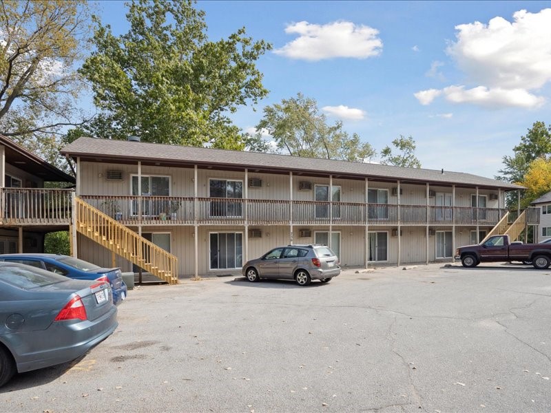 732,736,740 Michael Street Iowa City IA 52246