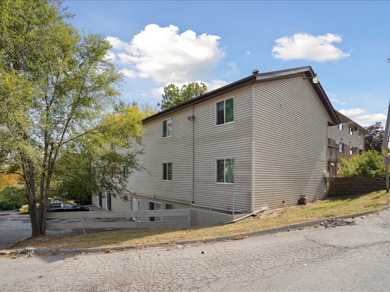 732,736,740 Michael Street Iowa City IA 52246