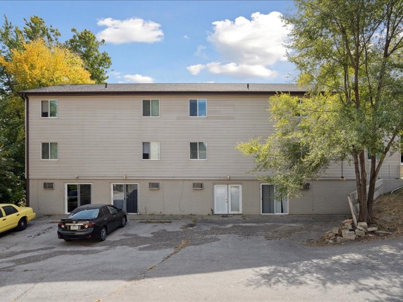 732,736,740 Michael Street Iowa City IA 52246