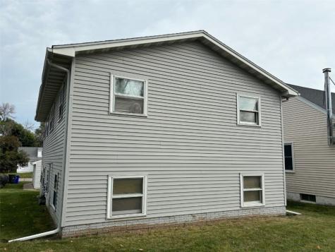 627-629 22nd Avenue SW Cedar Rapids IA 52404