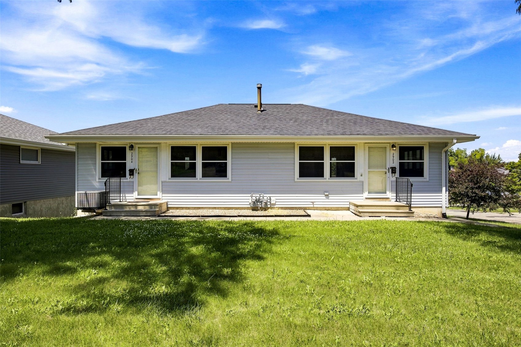 Cedar Rapids IA, 2902 Johnson Avenue