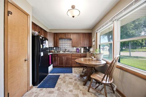 2902 Johnson Avenue Cedar Rapids IA 52405