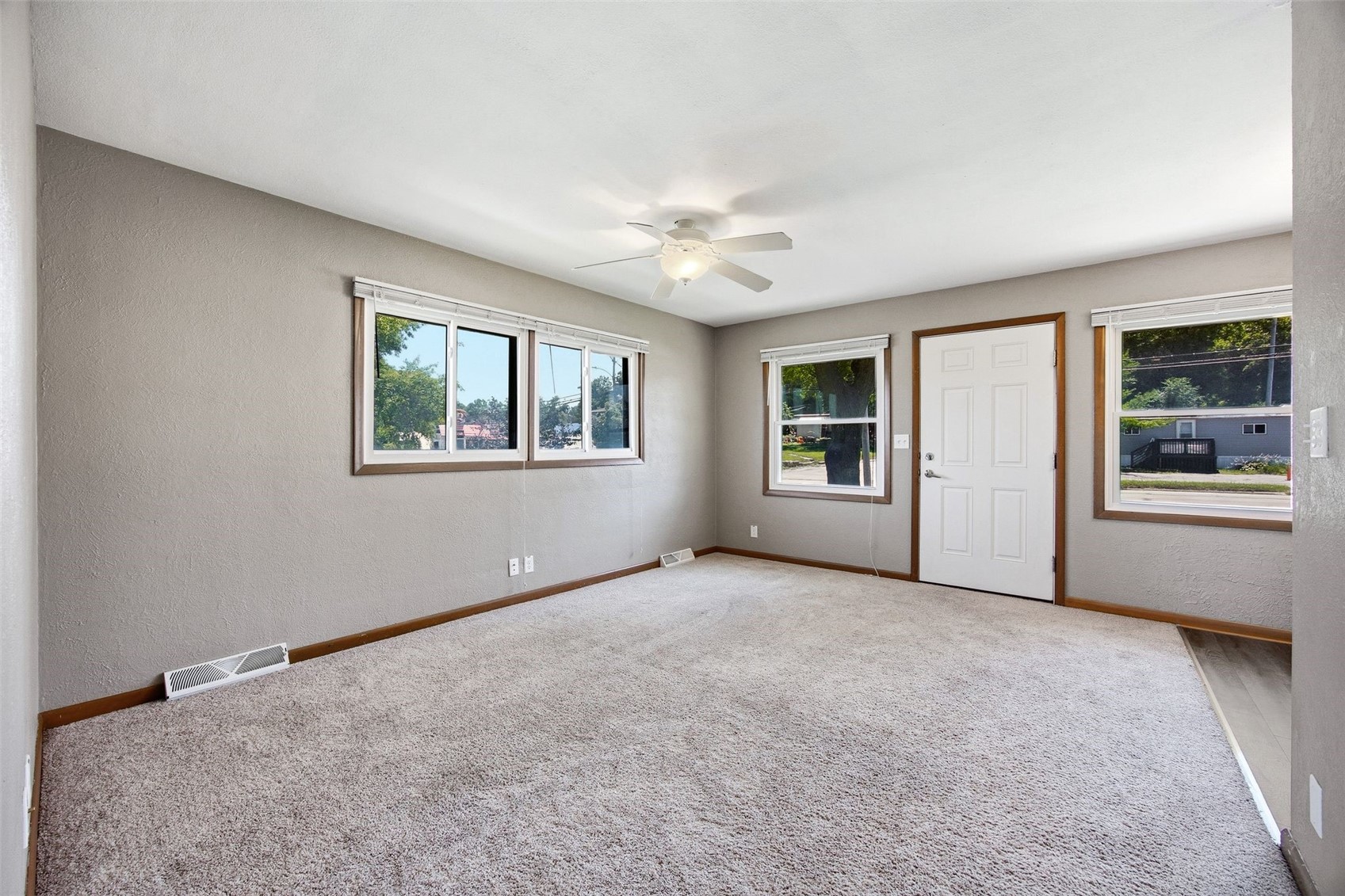 2902 Johnson Avenue Cedar Rapids IA 52405