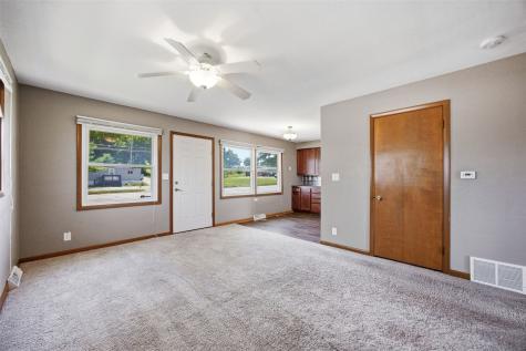 2902 Johnson Avenue Cedar Rapids IA 52405