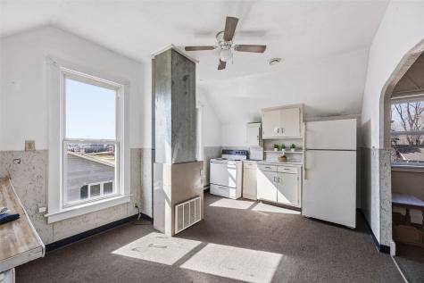 503 S Maple Street Monticello IA 52310