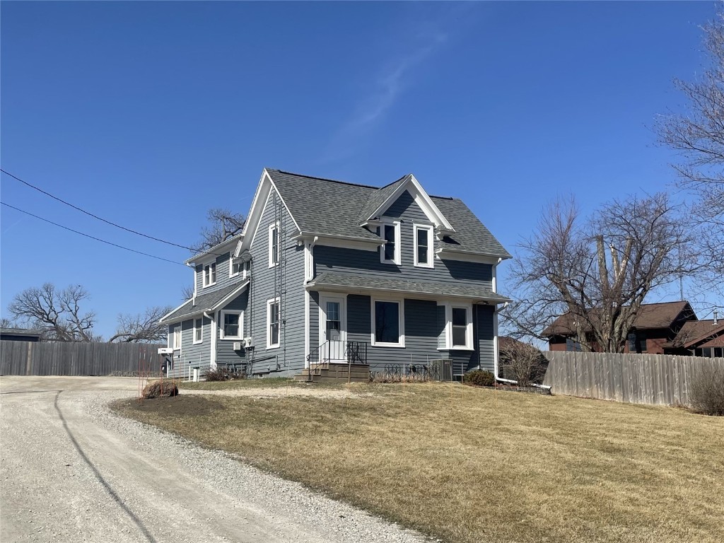 5911 C Avenue NE Cedar Rapids IA 52402