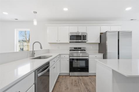225 Clymer Road Hiawatha IA 52233