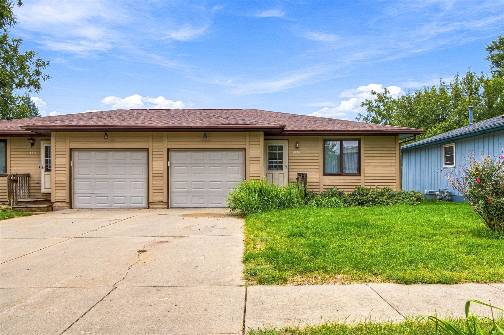 1838 & 1840 Hollywood Court Iowa City IA 52240