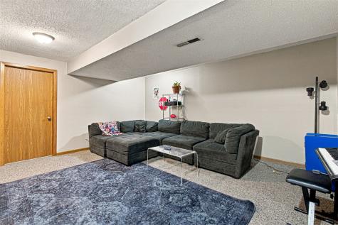 1838 & 1840 Hollywood Court Iowa City IA 52240