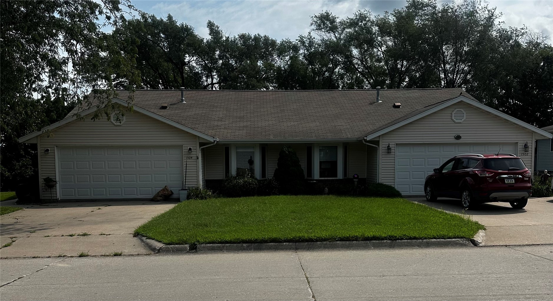520/522 13th Street Wellman IA 52356