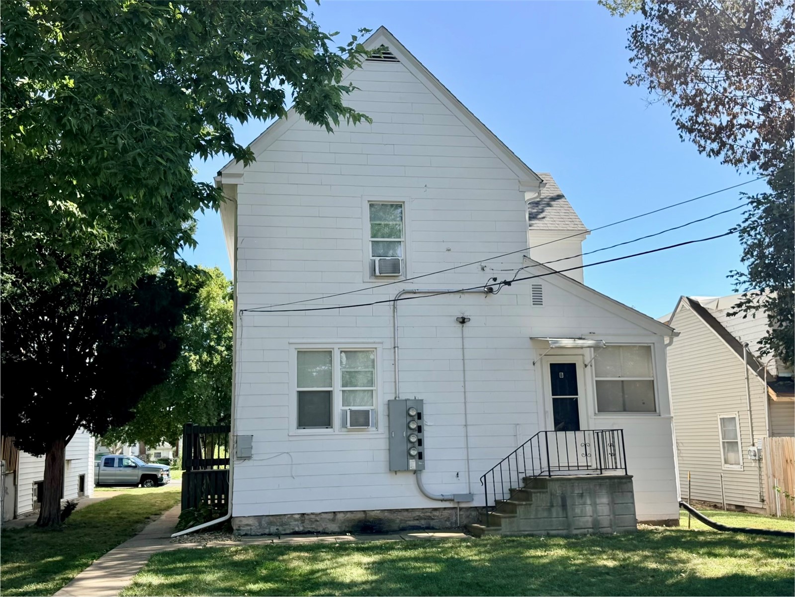 1746 B Avenue NE Cedar Rapids IA 52402