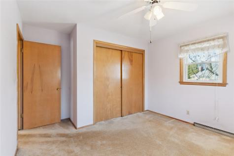 304/306 Julie Court Waterloo IA 50702