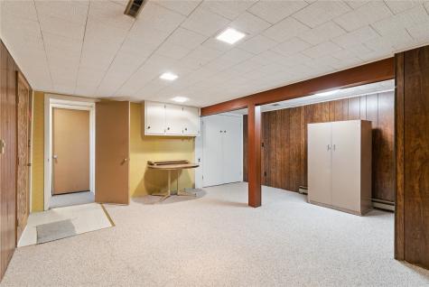 304/306 Julie Court Waterloo IA 50702
