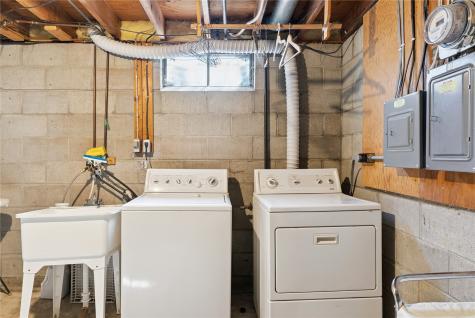 304/306 Julie Court Waterloo IA 50702
