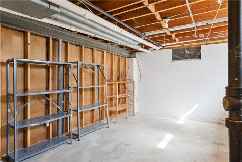 304/306 Julie Court Waterloo IA 50702
