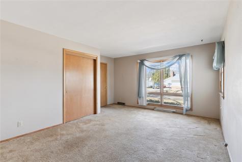 304/306 Julie Court Waterloo IA 50702