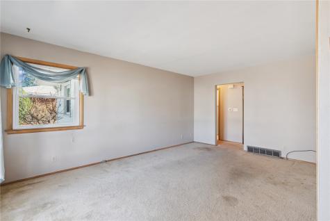 304/306 Julie Court Waterloo IA 50702