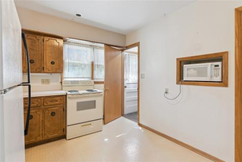 304/306 Julie Court Waterloo IA 50702