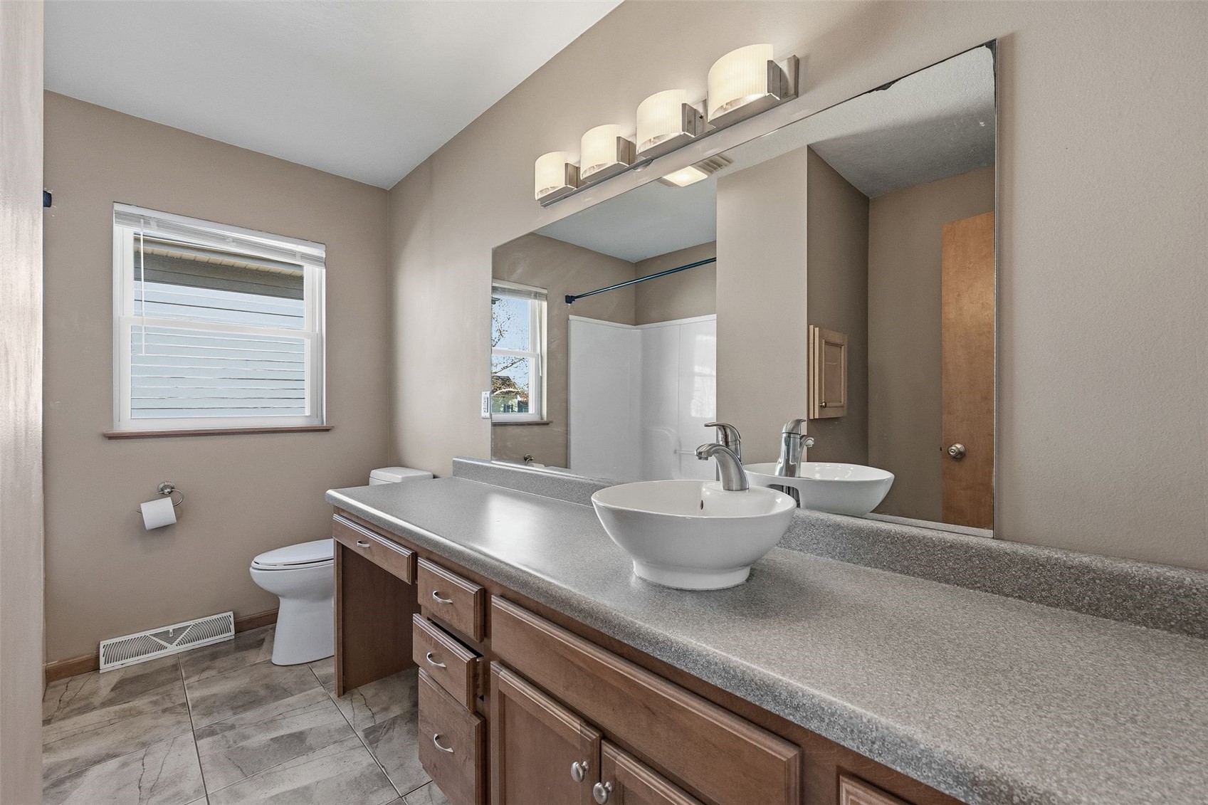 819 G Avenue NW Cedar Rapids IA 52405