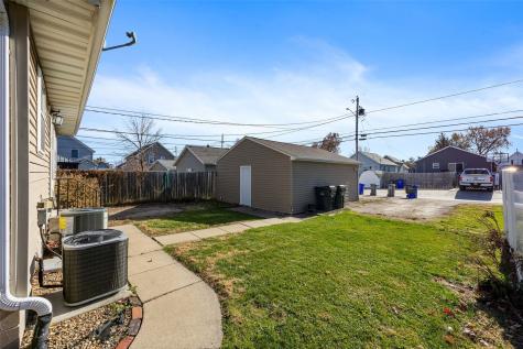 819 G Avenue NW Cedar Rapids IA 52405