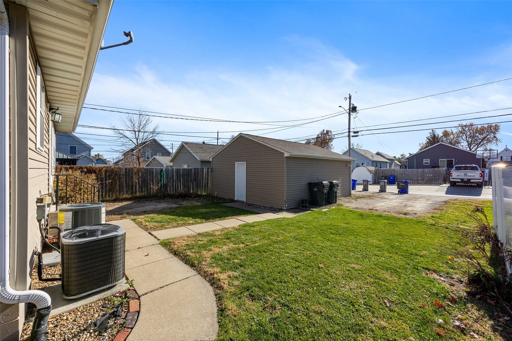 819 G Avenue NW Cedar Rapids IA 52405