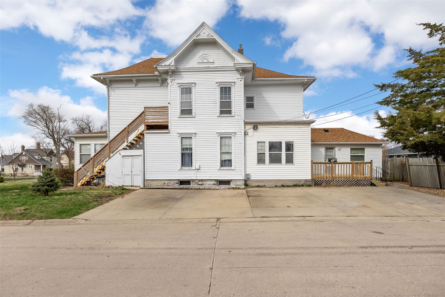 1990 8th Avenue Marion IA 52302