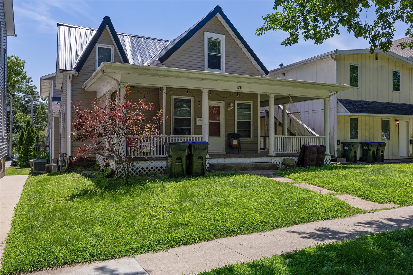717/719 E Jefferson Street Iowa City IA 52246