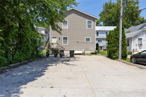717/719 E Jefferson Street Iowa City IA 52246