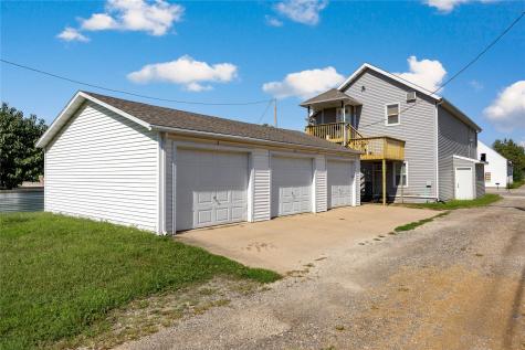 1550 Dows Street Ely IA 52227